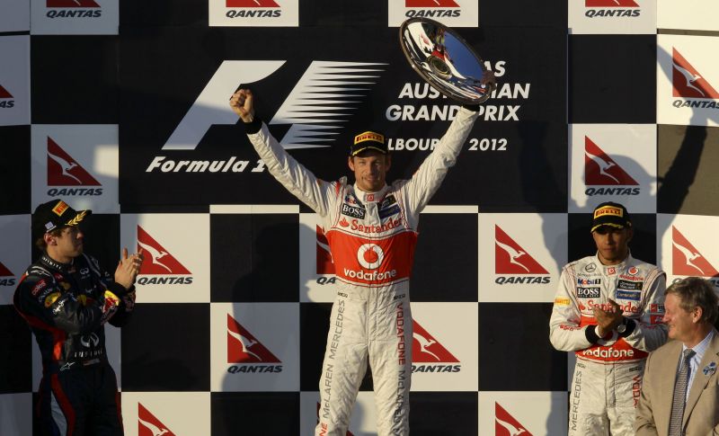 F1: Cursă superbă la Melbourne. Button a câştigat prima cursă a anului