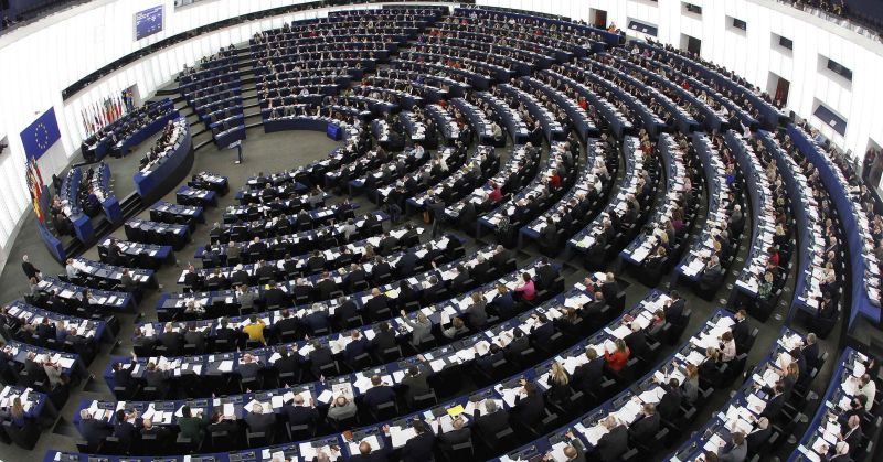 Parlamentul European cere României să recunoască independenţa Kosovo