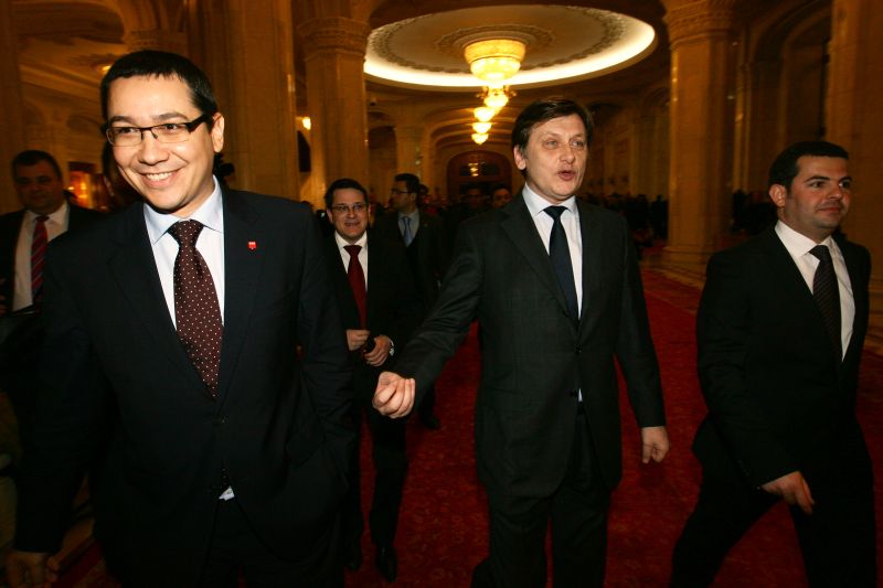 Ponta preferă reducerea CAS măririi salariilor bugetarilor