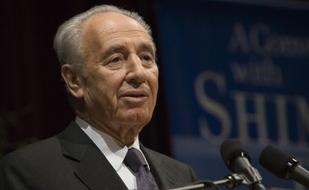 Preşedintele israelian Shimon Peres este "viral" pe Internet. VEZI clipul său "Be my friend for peace" | VIDEO