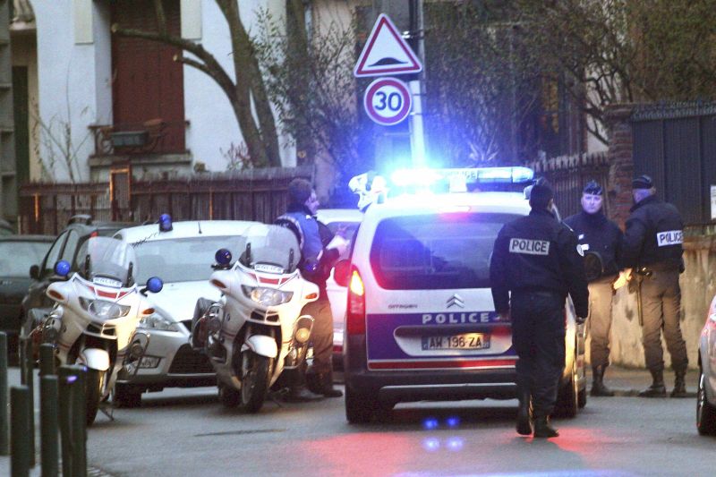 Prima înregistrare a asaltului poliției franceze asupra locuinței teroristului din Toulouse | VIDEO