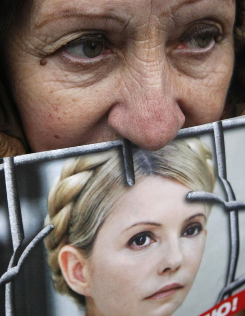 Angela Merkel amenință cu boicotarea Euro 2012, dacă Iulia Timoșenko nu va fi eliberată