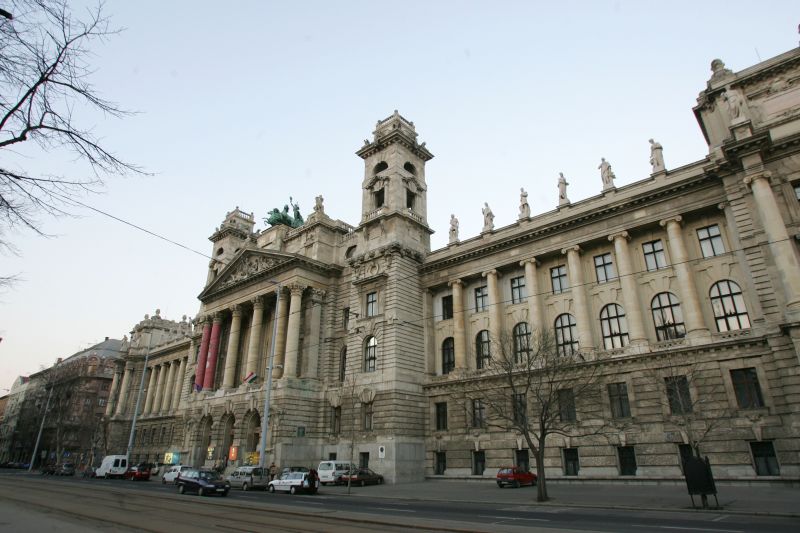 Banca centrală a Ungariei deschide robinetul creditelor ieftine. Vor reuși acestea să relanseze economia?