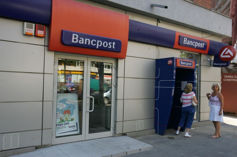 Bancpost: Băncile au greşit pentru că au atras prea mulţi clienţi în perioada de boom