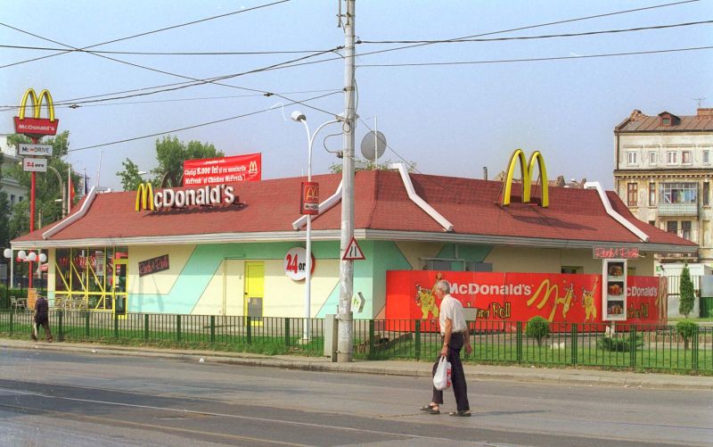 Compania McDonald’s România a refuzat să oprească reclama înşelătoare şi a fost amendată
