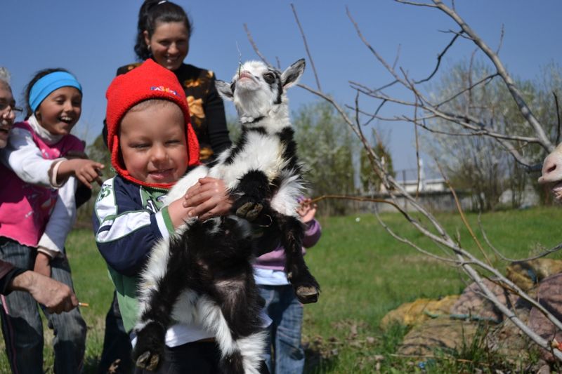 Daruri de Paşti pentru fetiţa premiantă