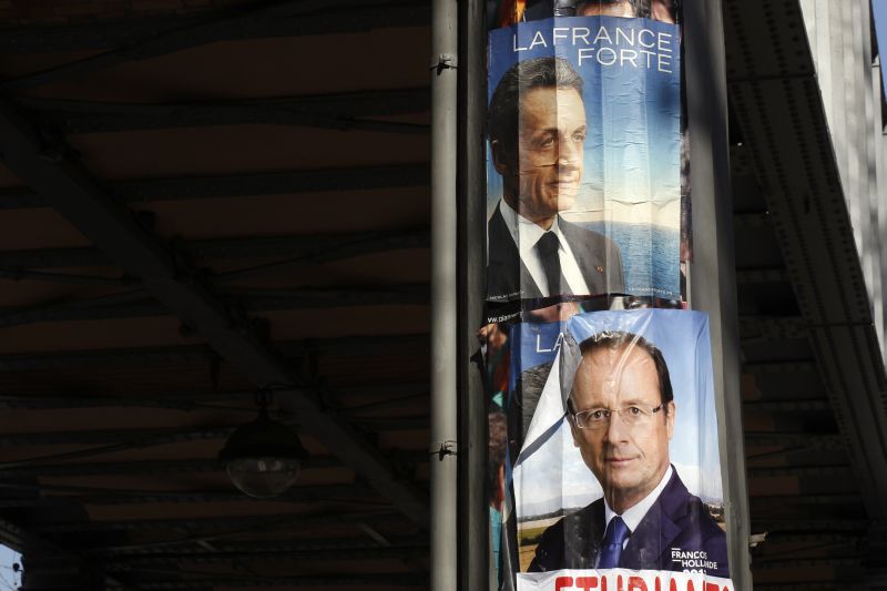 Noua temă de campanie în Franța: permisul de conducere. Ce promit Sarkozy și Hollande