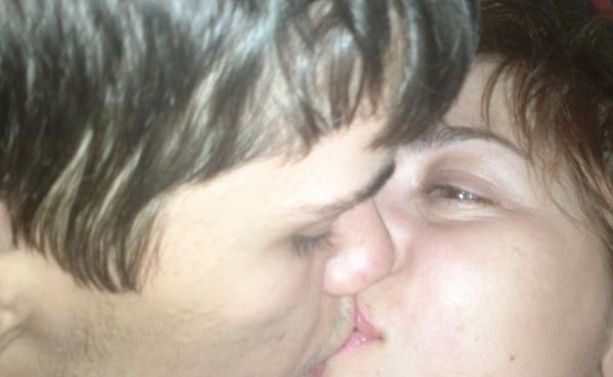 O NOUĂ IDILĂ à la "JEAN MONNET"! Sărutul care aruncă în aer liniştea unui liceu economic din Focșani