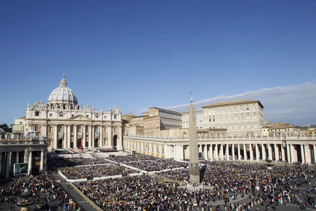 Papa cere o anchetă privind scurgerile de informaţii de la Vatican