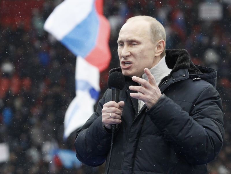 Putin vine la Kremlin în pas de defilare
