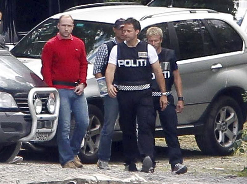 S-au îndrăgostit în timp ce fugeau de asasinul norvegian Anders Breivik