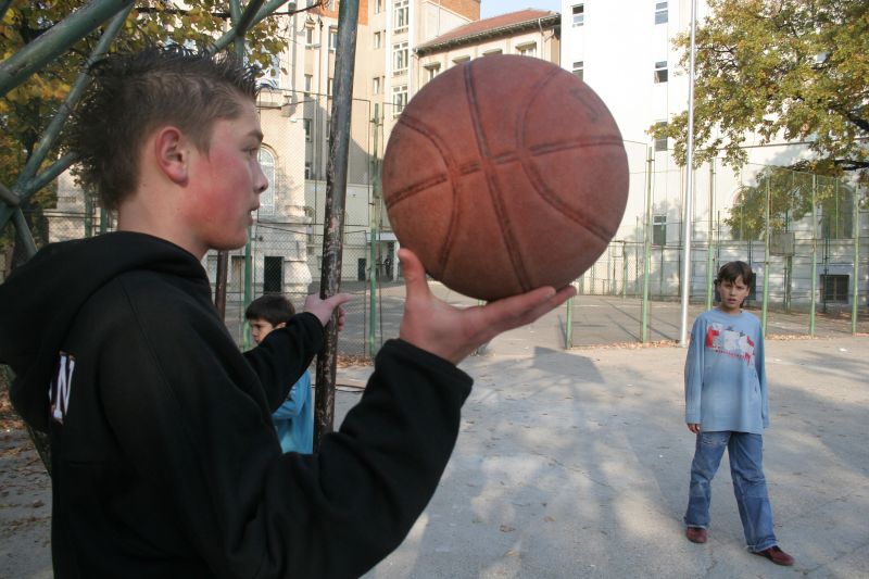 Surprize în școli: Literatura universală din clasa I și mult sport după ore