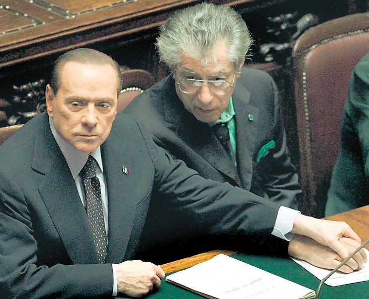 Umberto Bossi, liderul populiștilor italieni, și-a dat demisia