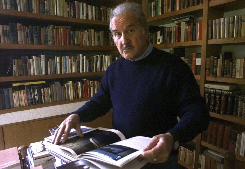 A murit scriitorul mexican Carlos Fuentes