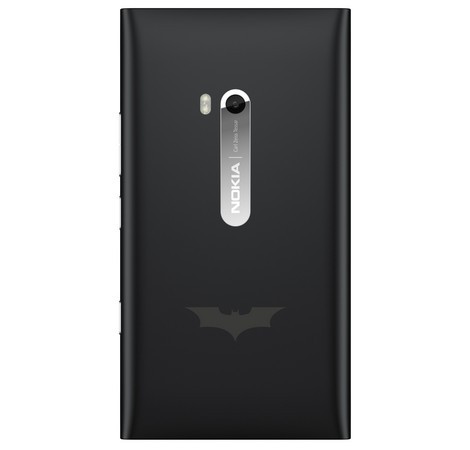 Batman are un nou telefon - Nokia Lumia 900 | VIDEO