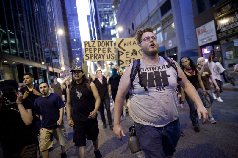 Ciocniri între polițiști și protestatari, în zona summitului NATO din Chicago