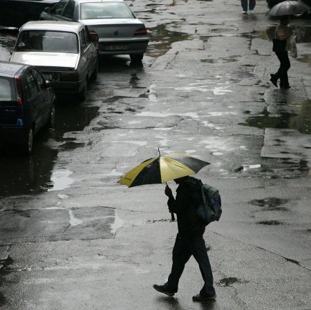 COD PORTOCALIU de ploi în 12 județe. Agricultorii, disperați