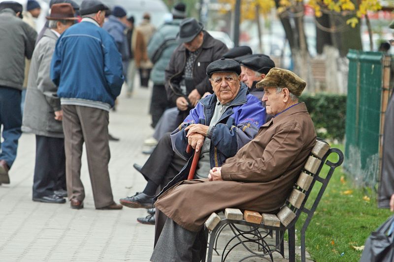 Cum îţi asiguri mai uşor o bătrâneţe liniştită