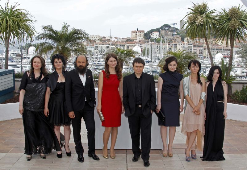 Două premii pentru Mungiu la Cannes: "Filmul nu prezintă Tanacu, cazul real"