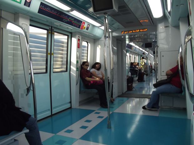 FLASH-MOB la metrou. Călătorii au început să cânte | VIDEO