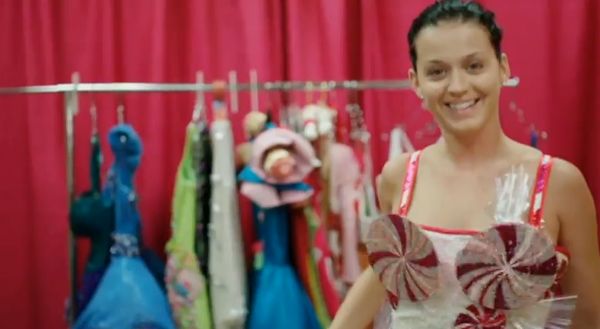 Katy Perry renunţă complet la machiaj în documentarul despre viaţa ei | VIDEO