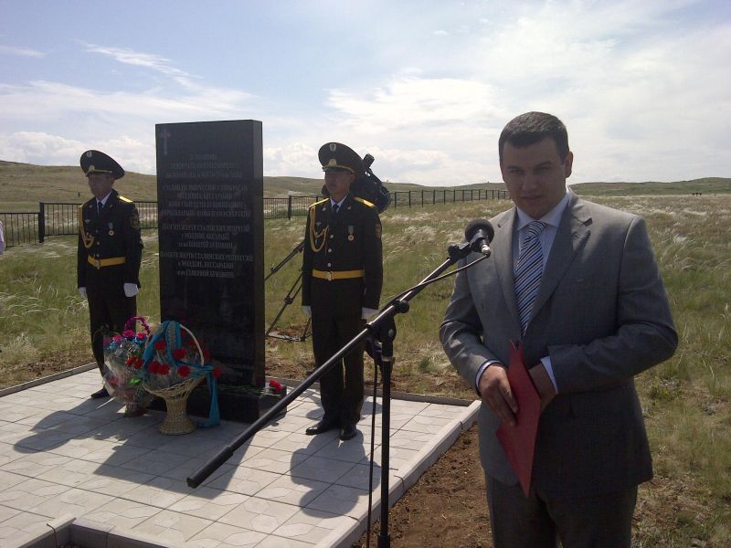Monument ridicat în memoria românilor deportați în Kazahstan