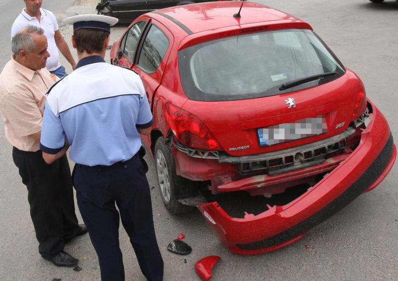 Prima creştere a pieţei de asigurări, după circa 3 ani