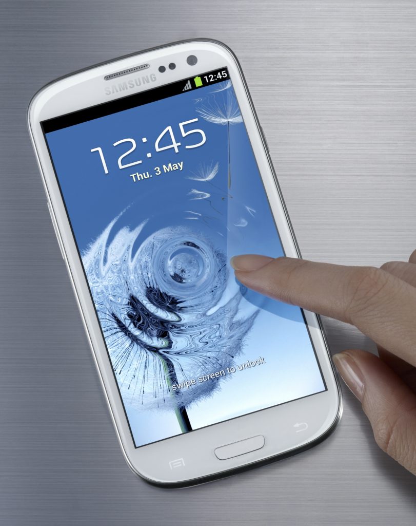 Samsung Galaxy S III, telefonul care se încarcă prin aer. VEZI când ajunge în România | VIDEO