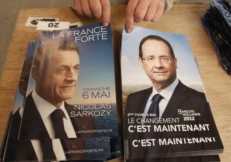 Sondaj: Hollande, mai convingător decât Sarkozy la dezbaterea de miercuri seară