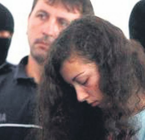 Studenta-criminală naşte la Bucureşti