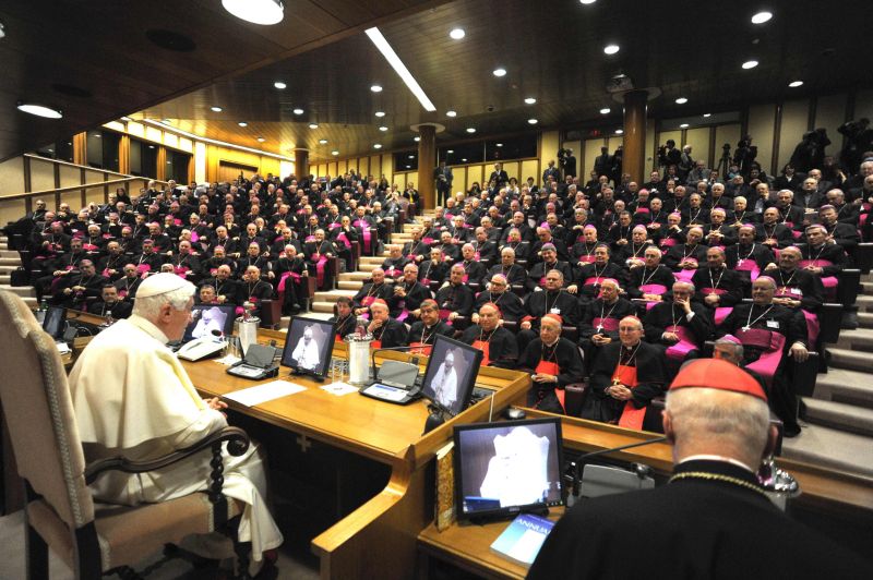 Tainele Vaticanului, pe mâinile mirenilor