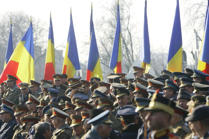 10 POLITICIENI GREI din România cu grade mari în Armată. Atanasiu s-a avansat singur, când era ministru. Lista completă, de la miezul nopţii