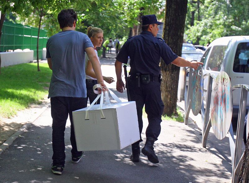 ALEGERI LOCALE 2012. Furăciuni în cascadă la mai multe secţii din Vâlcea