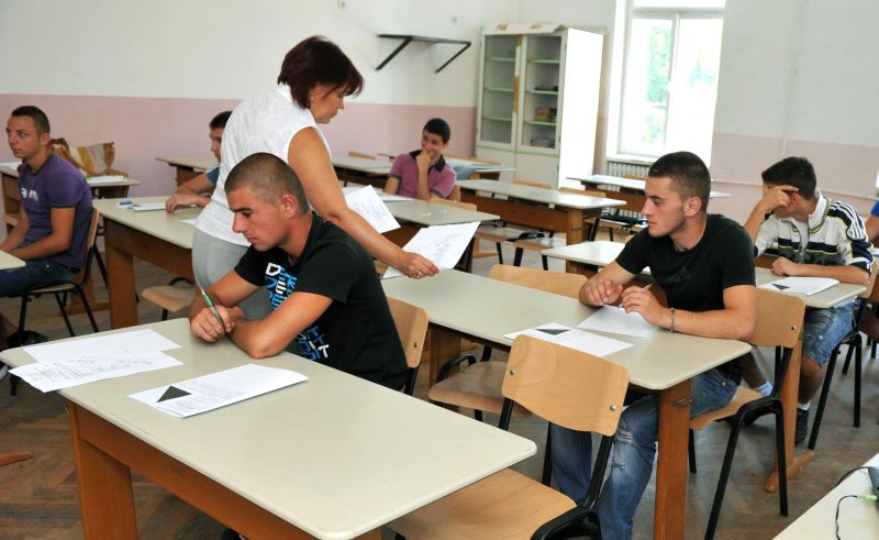 BACALAUREAT 2012. POTOP de "experimentaţi" la examen! Vezi ce s-a întâmplat la proba orală de limba română!