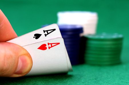 Concurs de poker pentru jurnalişti