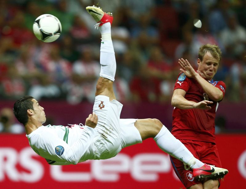 EURO 2012. Ronaldo i-a făcut şuncă de Praga pe cehi