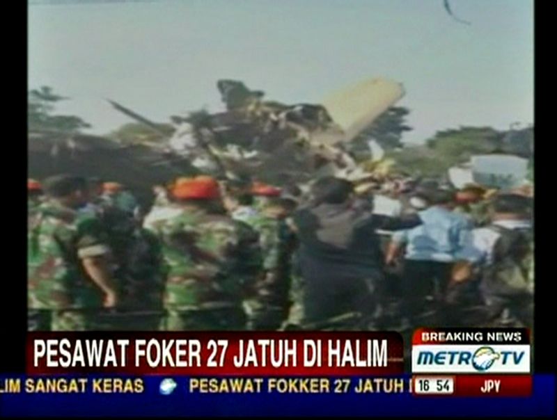Indonezia: Un avion al armatei s-a prăbuşit într-o zonă rezidenţială din  Jakarta