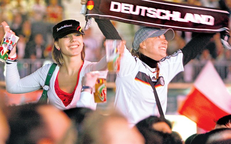 ISTORIA EURO 2012. Triplă campioană europeană, Germania - über alles