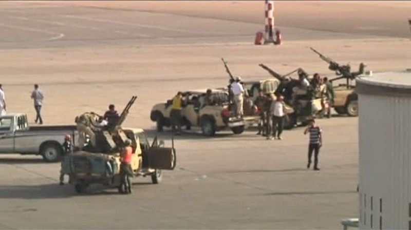 Libia: Forțele guvernamentale au preluat controlul asupra aeroportului din Tripoli