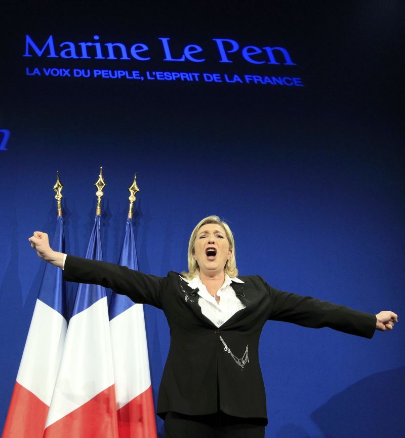 Lidera de extrema dreapta, Marine Le Pen, asociată într-un videclip al Madonnei cu Hitler| VIDEO
