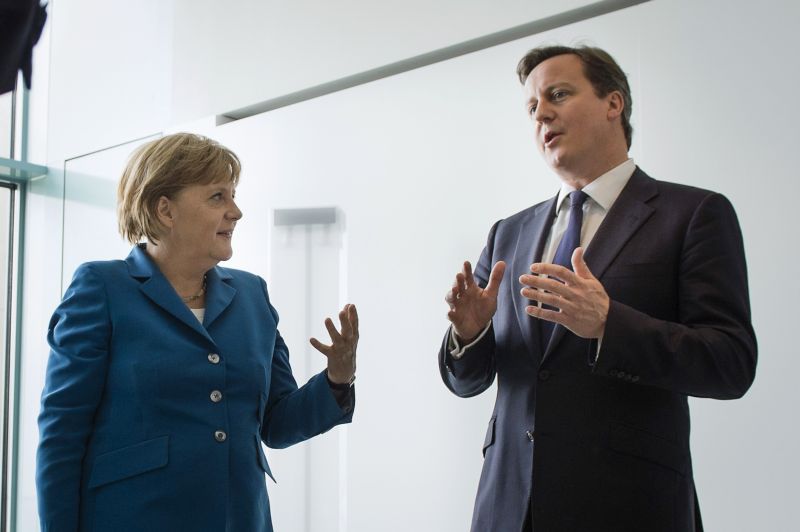 Merkel, faultată de Cameron