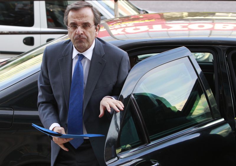 Noul premier grec va fi supus unei operaţii de dezlipire de retină. Ministrul de Finanţe a leşinat