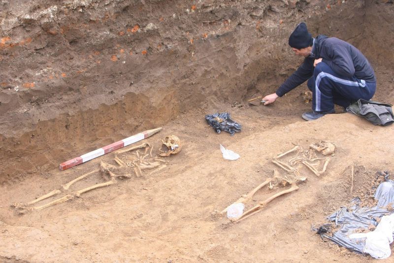 Schelete de "vampiri", descoperite pe litoralul Mării Negre