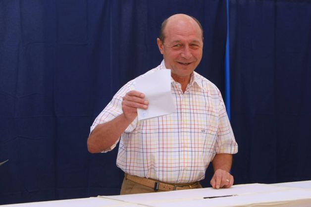 Traian Băsescu: "Este o zi test. Să vedem dacă populaţia a înţeles că nimeni n-a vrut să taie salarii"| VIDEO