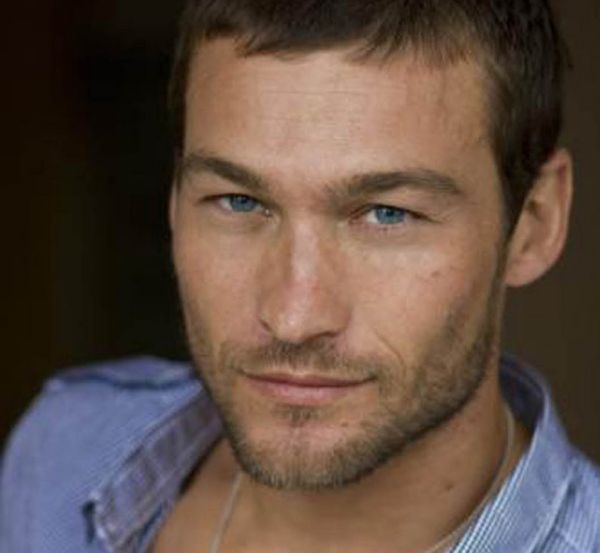 Ultimele ore din viaţa actorului Andy Whitfield (Spartacus): "Durerile depăşeau orice imaginaţie"