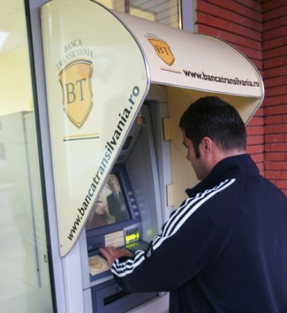 23 de bancomate sparte la Iaşi. Modul de lucru al spărgătorilor este nou în România