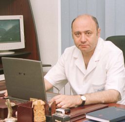 "Academicianul" Irinel Popescu, înscăunat la şefia Academiei de Ştiinţe Medicale prin fraudă!
