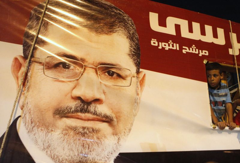 Americanii îi întind mâna islamistului Mursi