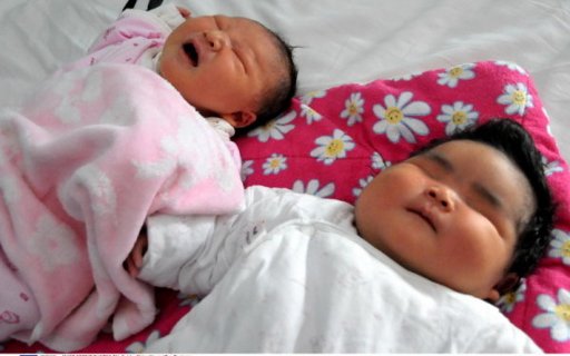 Bebeluş GIGANT la o maternitate din China