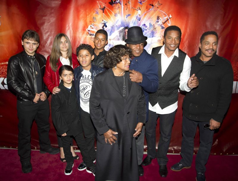 Copiii lui Michael Jackson, afectaţi de scandalul din familia lor